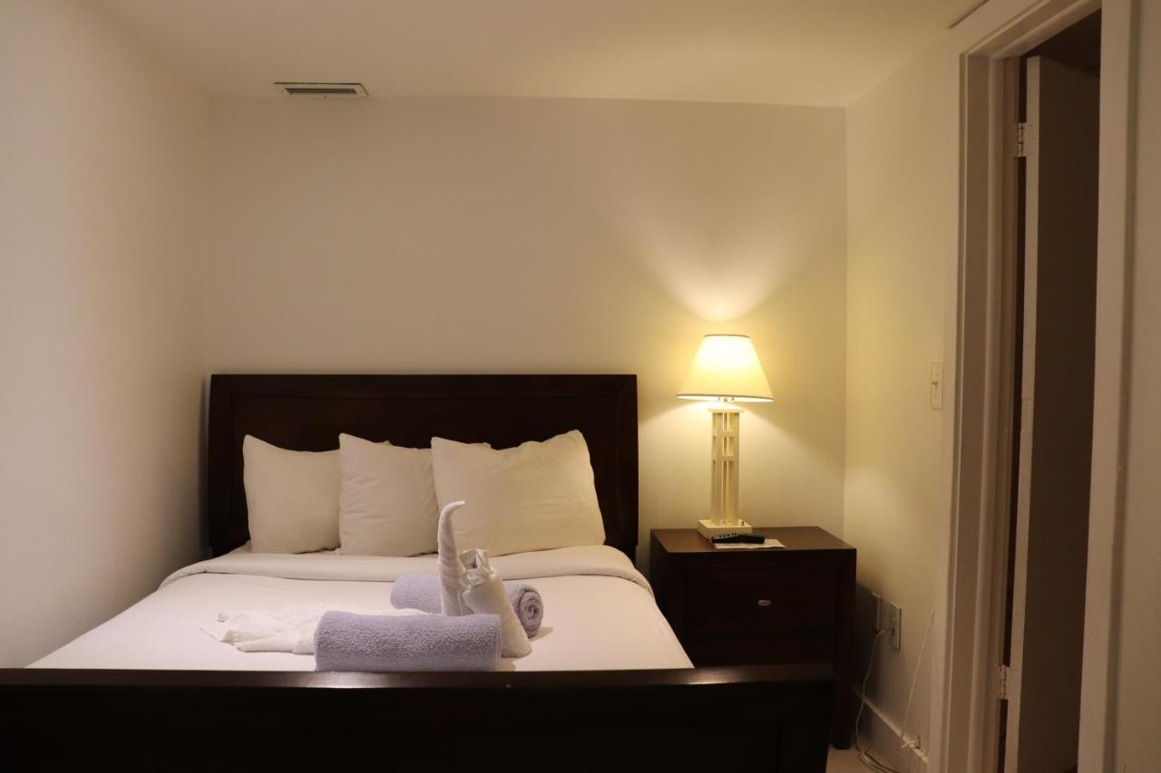 On Hollywood Beach - Affordable Two Bedrooms Sleeps 6 With Two Bathrooms Дейния Бийч Екстериор снимка
