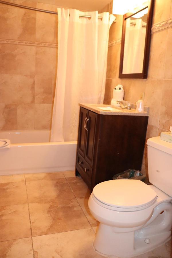 On Hollywood Beach - Affordable Two Bedrooms Sleeps 6 With Two Bathrooms Дейния Бийч Екстериор снимка
